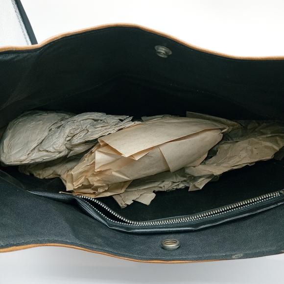 Vintage Knot Handle Hobo in British Tan - Picture 6 of 12